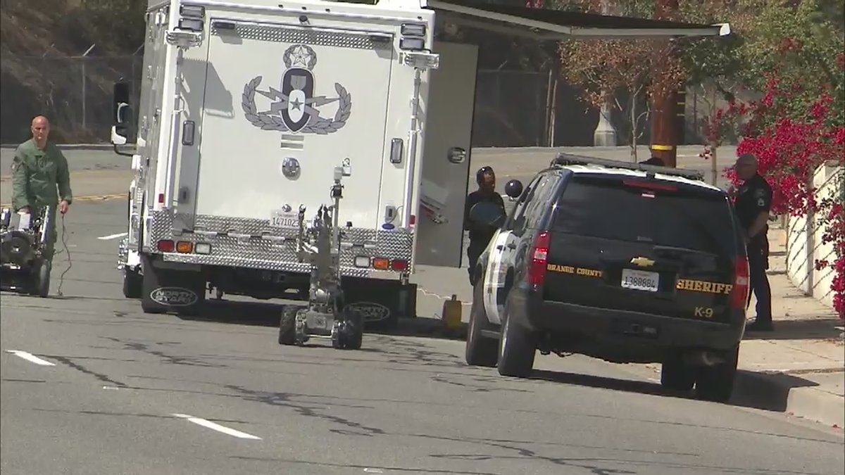 bomb squad in fullerton destroy a'pipe-like device evacuate