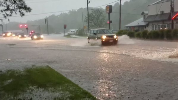 Flash flooding in Fayetteville, AR with a warning until 7 PM CT