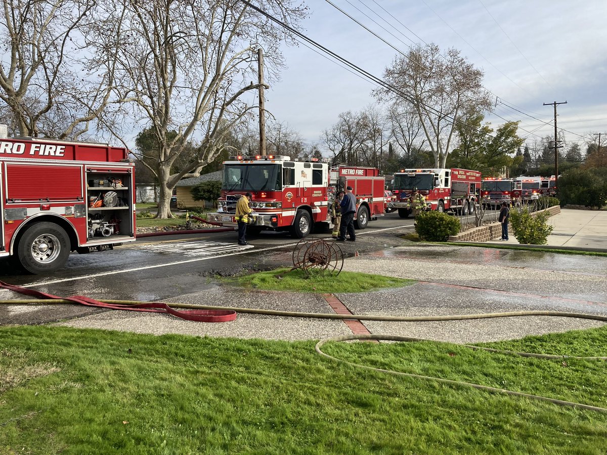 At approx 1000hrs, Metro Fire responded to a house fire on Lincoln Ave in Carmichael. Crews arrived to a smoke charged home, and contained the fire to the kitchen with minor extension in the attic. Crews searched the home and rescued 2 dogs. Fire is under investigation