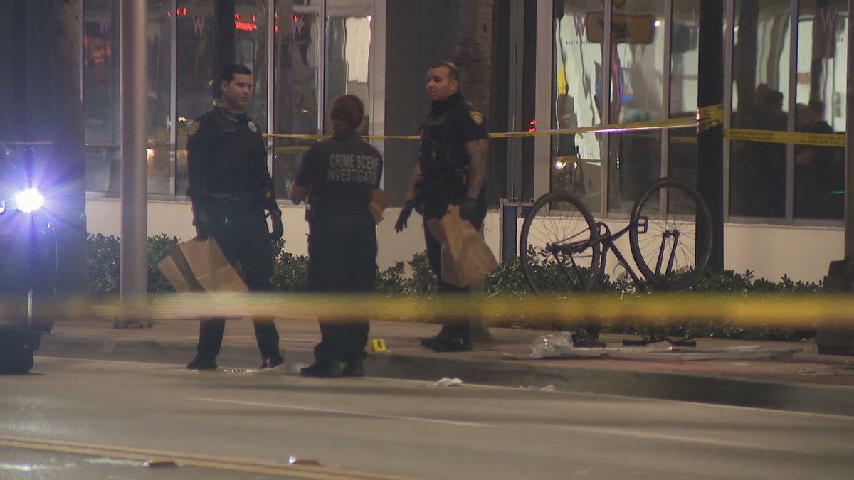 Miami Beach officer injured while chasing armed robbery suspect