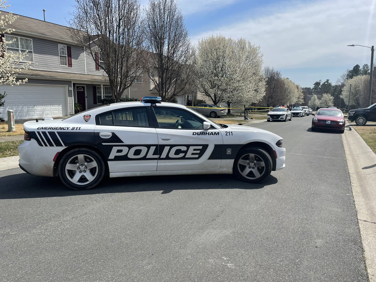 Durham, North Carolina: @TheDurhamPolice officers are on the scene of a shooting that happened just after 1 PM on Big Leaf Way in north Durham. Police say one man has been shot and has been taken to the hospital with serious injuries