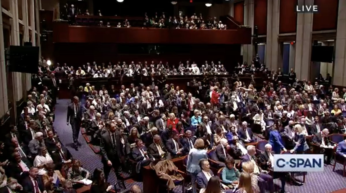 Happening now: US Congress waiting to hear from Ukraine President @ZelenskyyUa