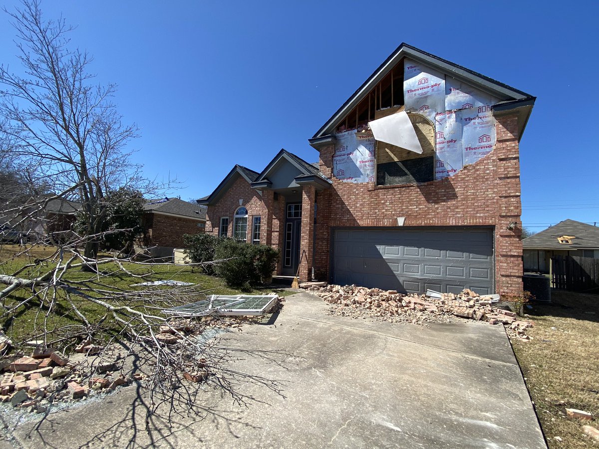 Here's a look at some of the damage in Round Rock after a likely tornado blew through this neighborhood. Neighbors tell they didn't hear a siren but heard whistling and a train sound last night for 2 mins. This morning they woke up to a lot of damage and debris