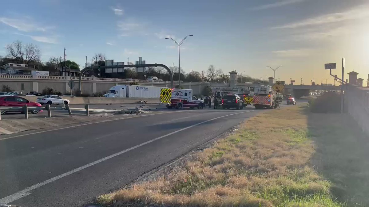 North bound on I-35 expect major delays. San Antonio police along with the fire department responding to the scene of a major crash near Walters St