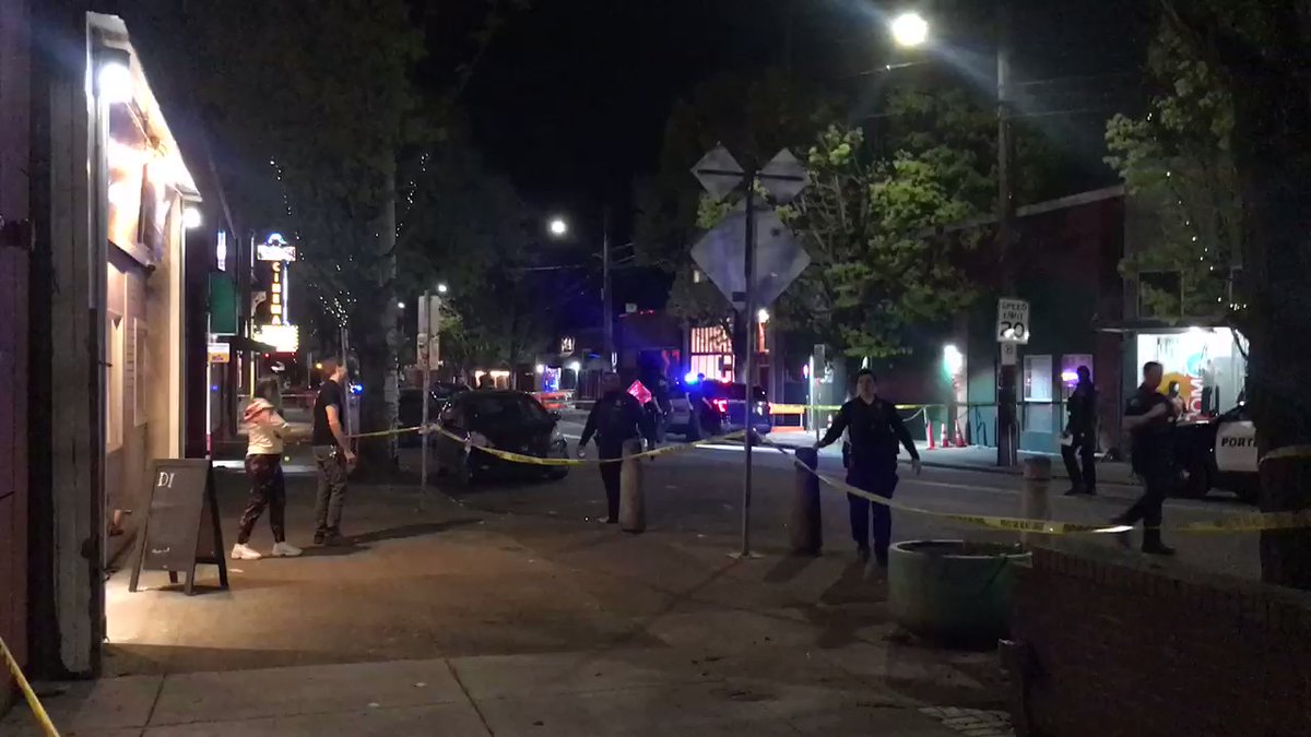 Portland: Shooting investigation currently underway in St. Johns. The scene is on Lombard just west of Philadelphia. A couple of people at the scene tell that they heard several shots