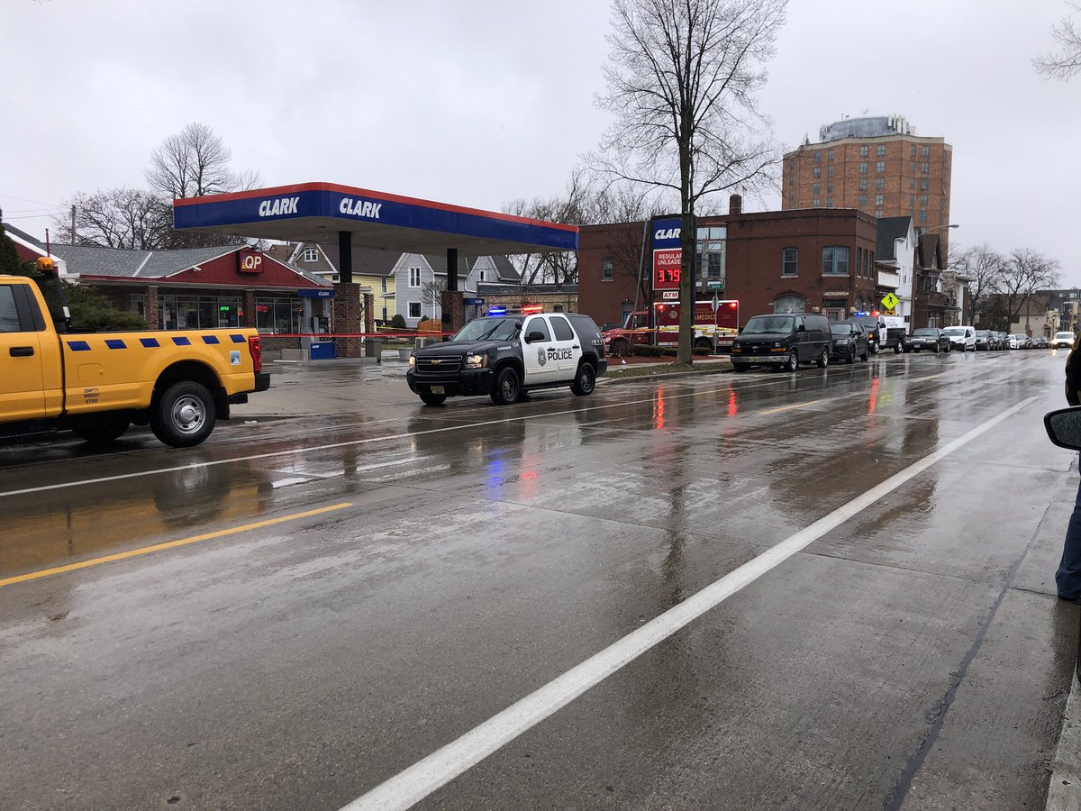Deadly shooting in Bay View  @MilwaukeePolice on scene body in the street under a yellow tarp