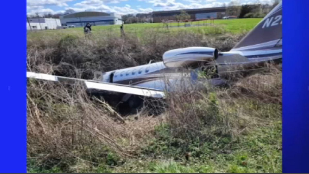 Small plane crashes into drainage brook at New Jersey airport