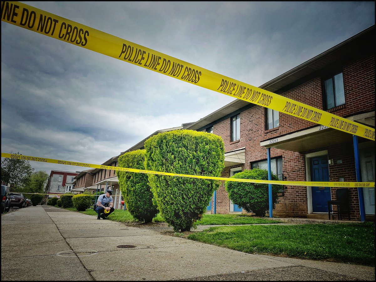 @CBSPhilly  / bullets and crime tape / shooting leaves one woman shot @PhillyPolice on scene 2200