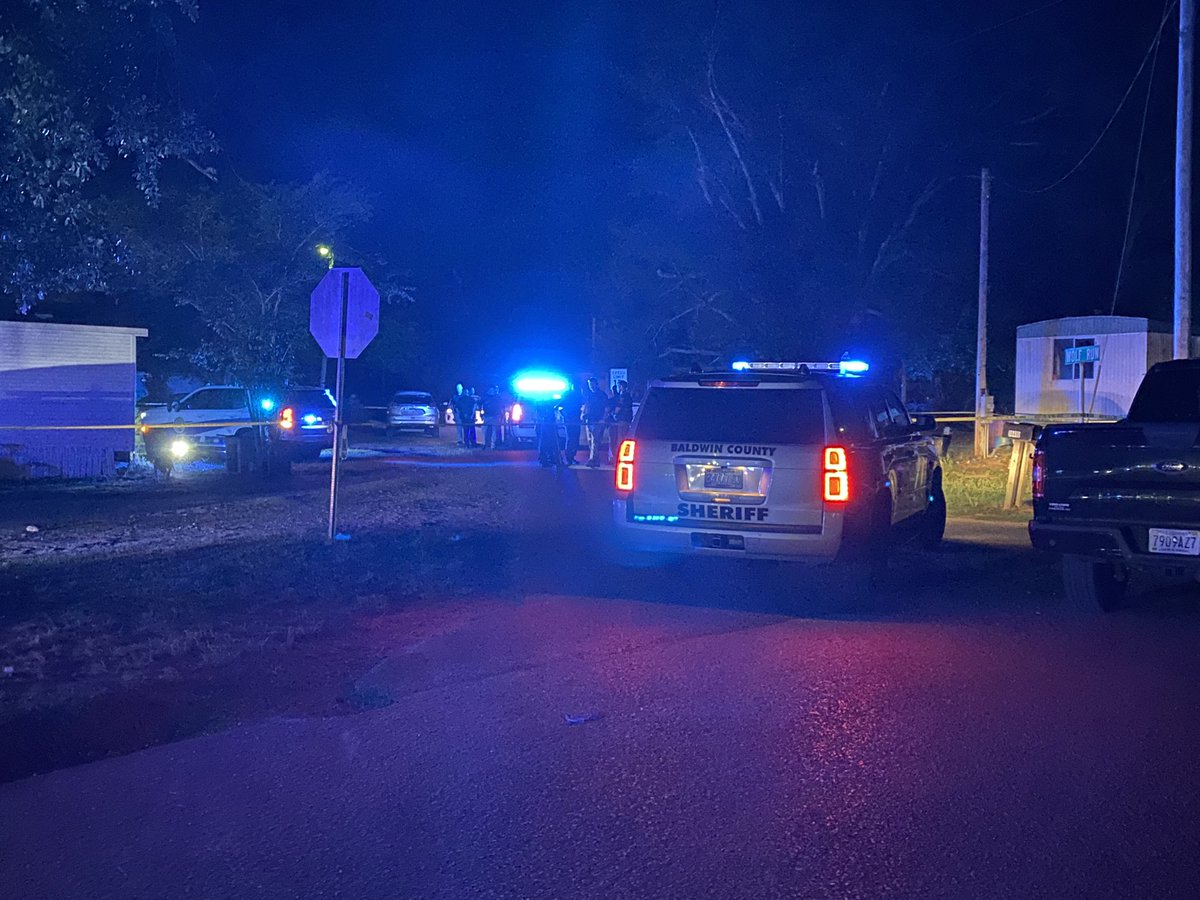 A shooting in Loxley tonight left one person with serious injuries, and others with non-life threatening wounds. The Baldwin County Major Crimes Unit has begun investigating