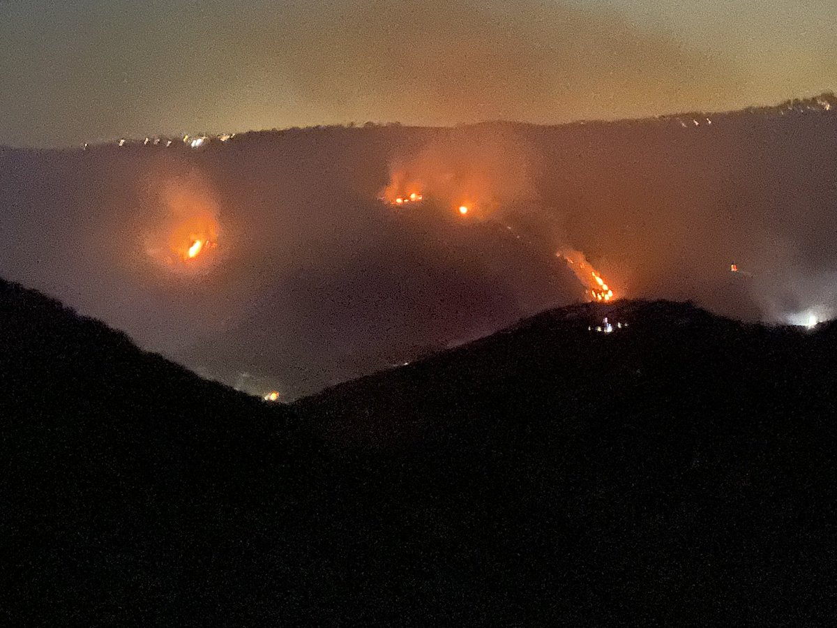 Getting our first view of the coastalfire burning in Laguna Niguel. This is the view over Aliso Canyon