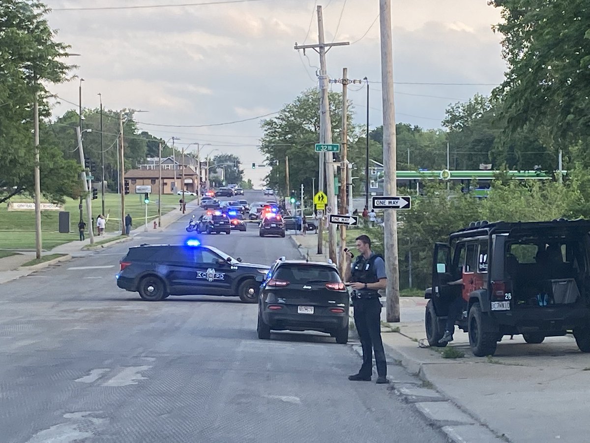 One person dead, multiple people in custody after shooting at BP gas station near Central HS. @kcpolice PIO en route.