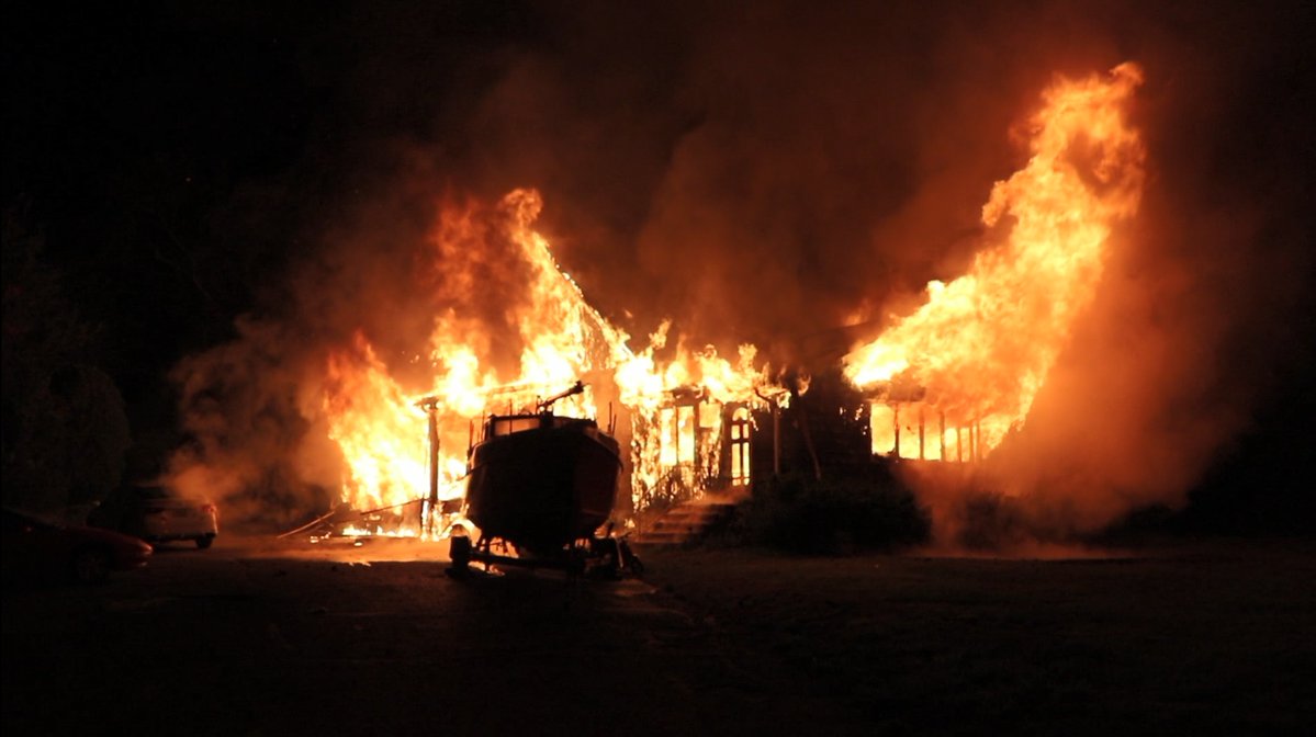 4 residents and a police officer have been taken to the hospital after and intense fire broke out at a home on Leicester St in Oxford early this morning.