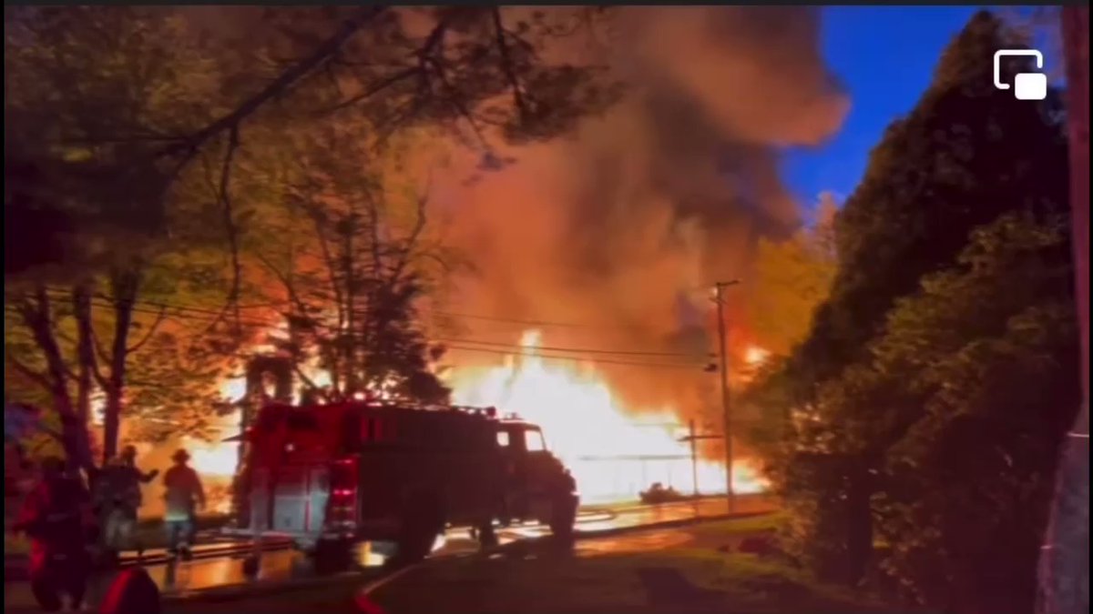 This viewer-video brings us closer to the flames in Boothbay Harbor