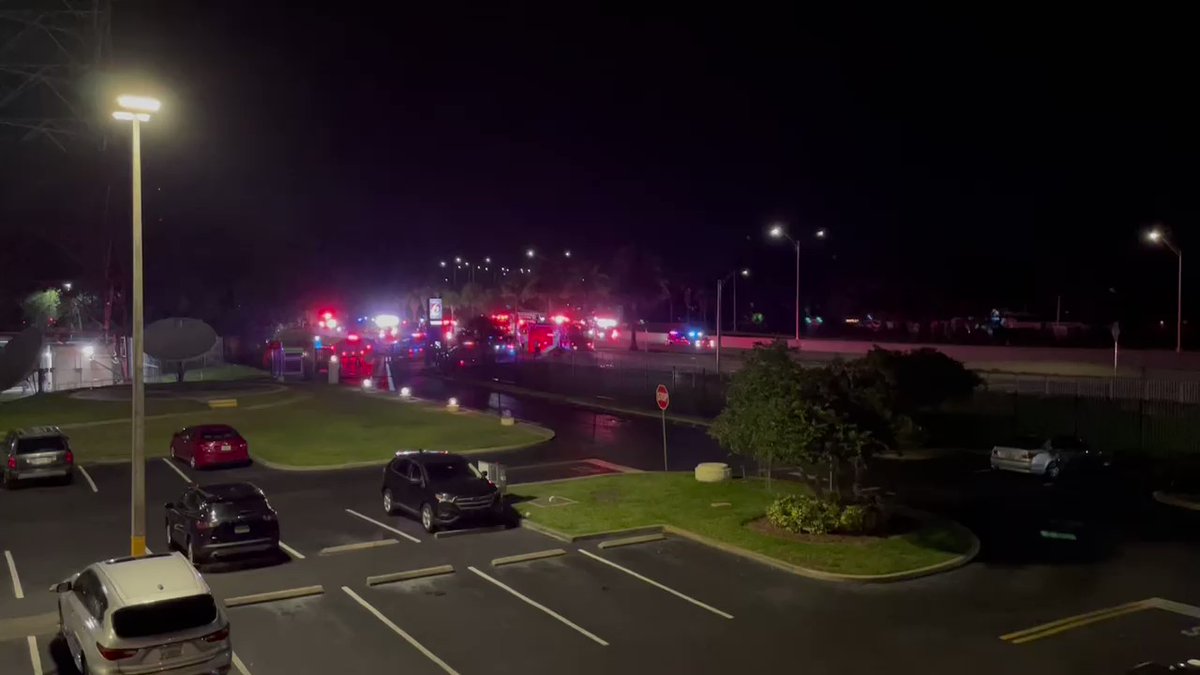 Orlando Police are investigating a reported bomb threat near the News 6 building. There was a person yelling on the other side of the security fence. N. John Young Prkway southbound is shut down under the SR434 overpass