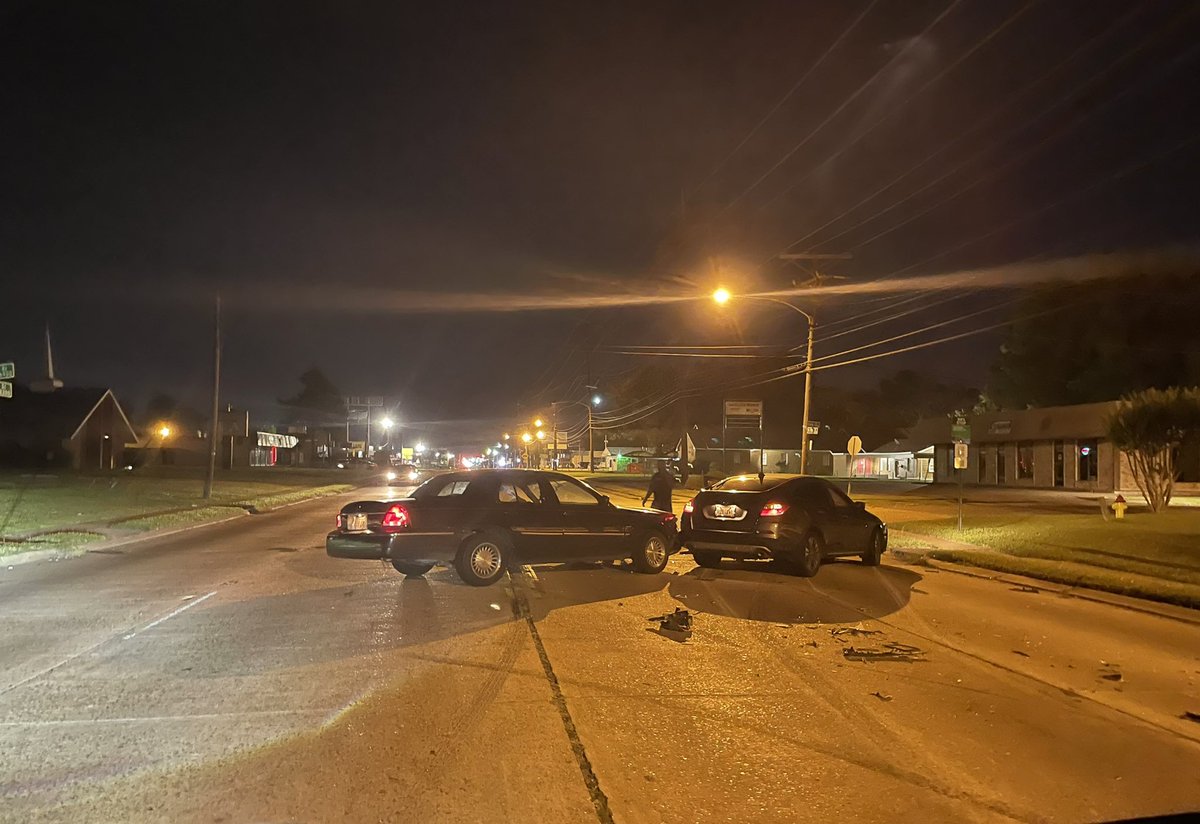 Shreveport Police and Shreveport Fire Department both have units on scene of a 3-vehicle accident. This crash occurred at 11:55 p.m. at the corner of West 70th Street and Burke Street