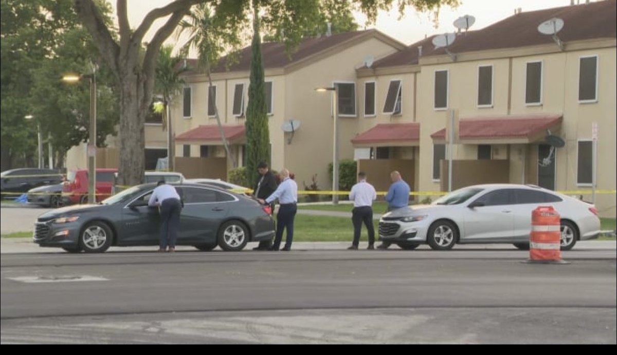 Miami-Dade police are investigating a shooting that left one man dead Thursday morning. The shooting occurred in the area of SW 216th St & 114th Ave in the Goulds. Officers arrived at the scene to find a man with apparent gunshot wounds