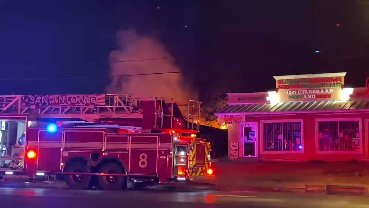 This is video of the sign shop fire off Culebra east of Zarzamora ⁦@SATXFire⁩ stayed busy fighting flames in the back of the building.