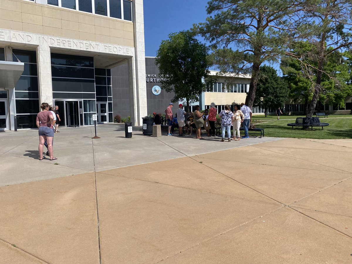 Crowds are gathering outside the Sedgwick county courthouse as we wait for a 10:30am news conference regarding a civil rights lawsuit being filed for Cedric Lofton.