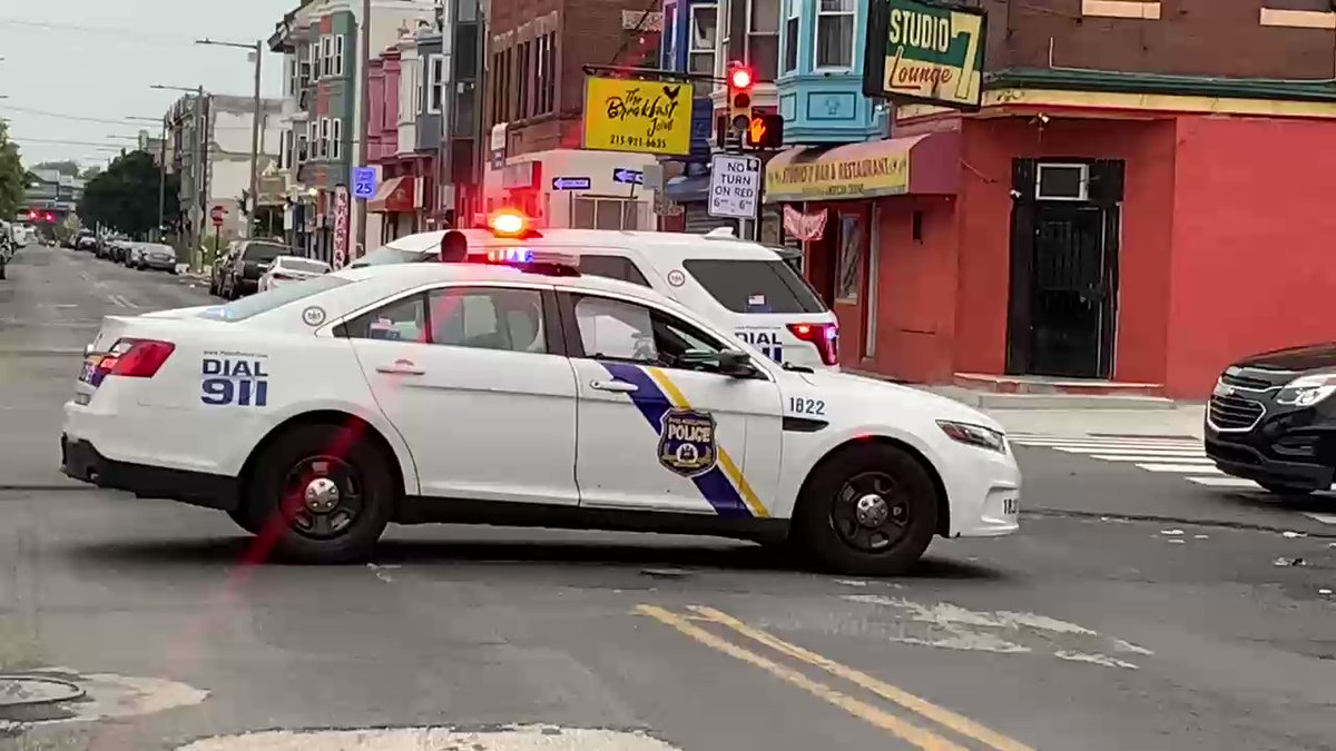 4 hours after off-duty @phillypolice Officer carjacked of his 2020 Toyota Highlander ⁦@PhillyFireDept⁩ finds it on fire just blocks away from 2am carjacking.   Streets closed where strong odor of gas in air&Toyota torched completely