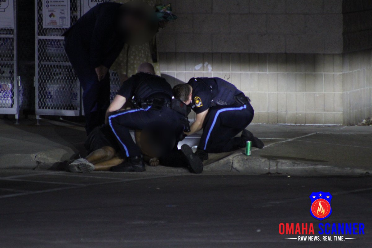 Around 12:50 a.m. @OmahaFireDept medics were called to the Speedee Mart at 72nd and Maple Streets for a multiple patient suspected heroin overdose.  @OmahaPolice officers arrived an administered Narcan to at least two victims