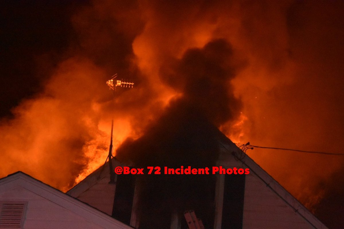 DRACUT MA- 3RD ALARM- 362 Arlington St- Defensive Posture on a 2 story dwelling