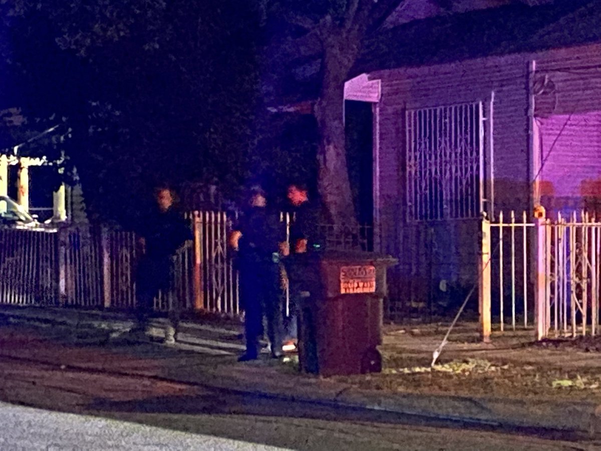 @SATXFire and @SATXPolice on scene of fire that killed two in home in back. Arson is investigating the cause