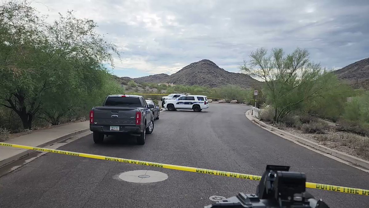 Vehicle from ⁦@PeoriaPoliceAZ⁩ carjacking/shooting 93rd Ave & Northern located by ⁦@PhoenixPolice⁩ near 34th St and Dunlap in the Mountain Preserve neighborhood this morning no word if suspect has been detained fox10phoenix