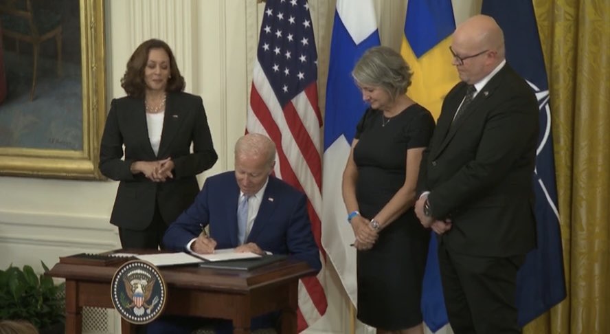 Instrument of ratification for the accession protocols for Finland and Sweden to join @NATO signed by @POTUS
