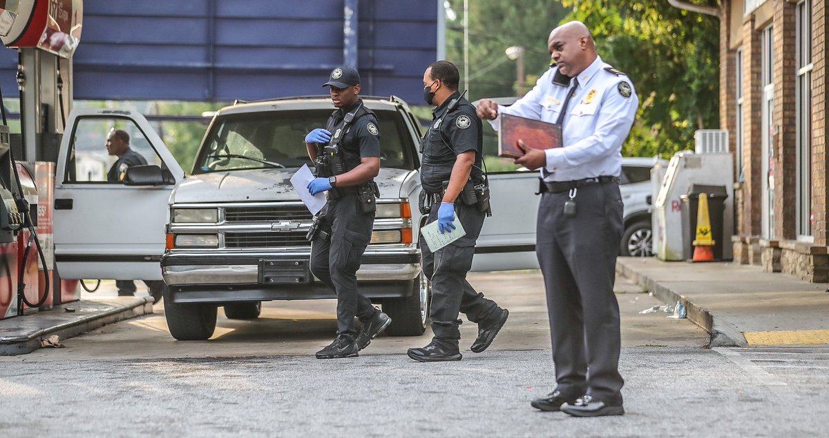 Shooting, fatal stabbing under investigation a block apart in SW Atlanta