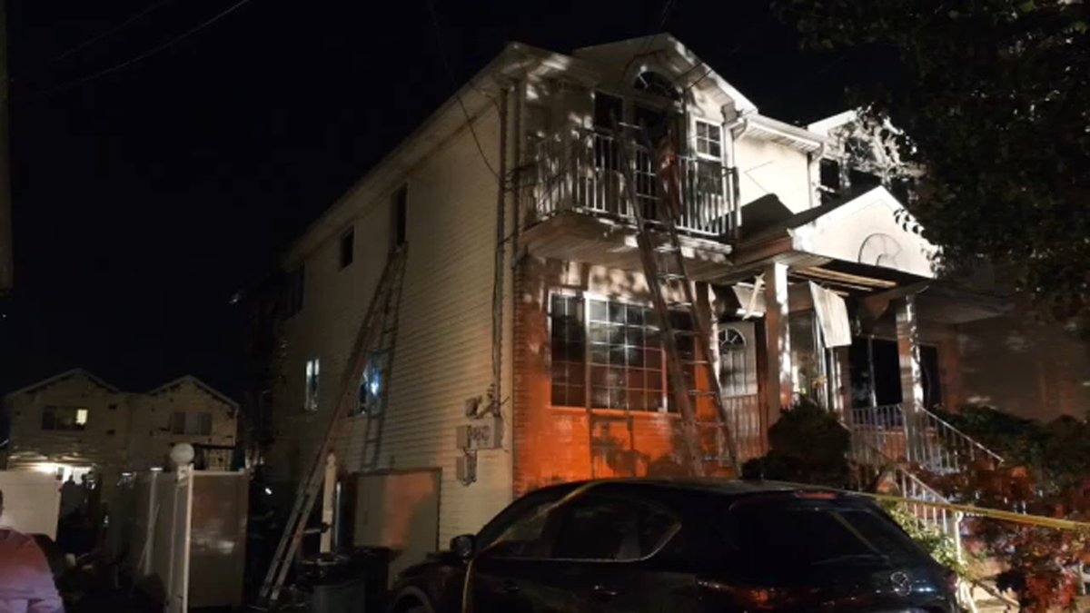 3 firefighters hurt, 15 displaced after fire damages several homes in Staten Island