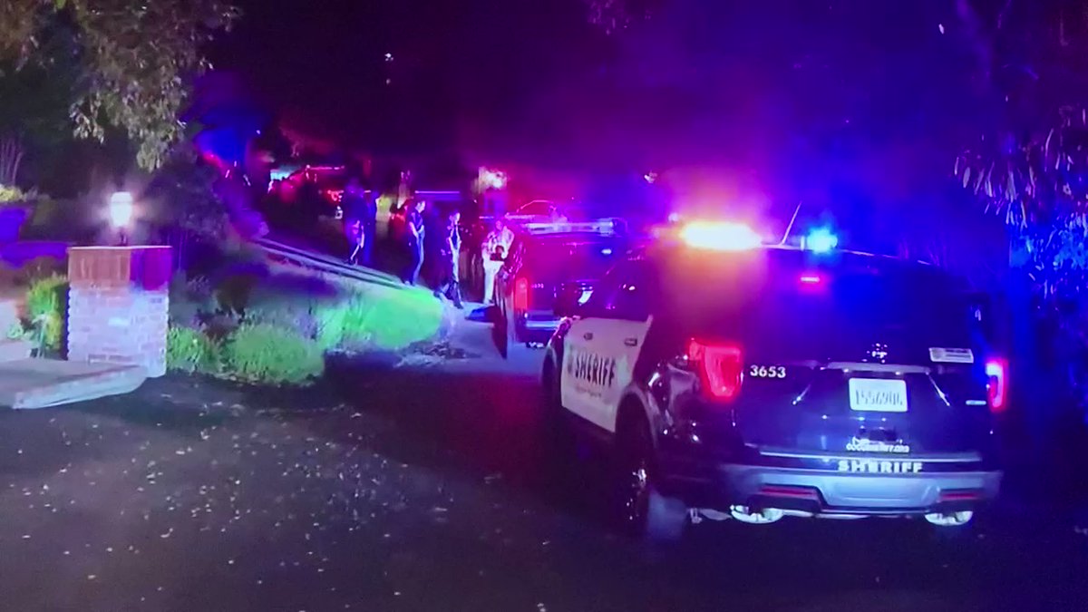 2 carjacking suspects in custody after chase that streaked from El Sobrante to Woodborough Road, a dead-end street in Lafayette, where car crashed into patrol vehicle