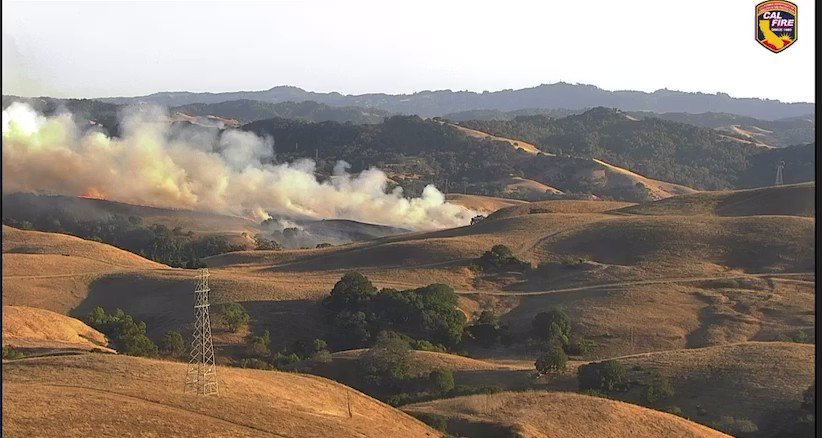 Fast-moving 2-alarm fire burning in Martinez; evacuation warning issued