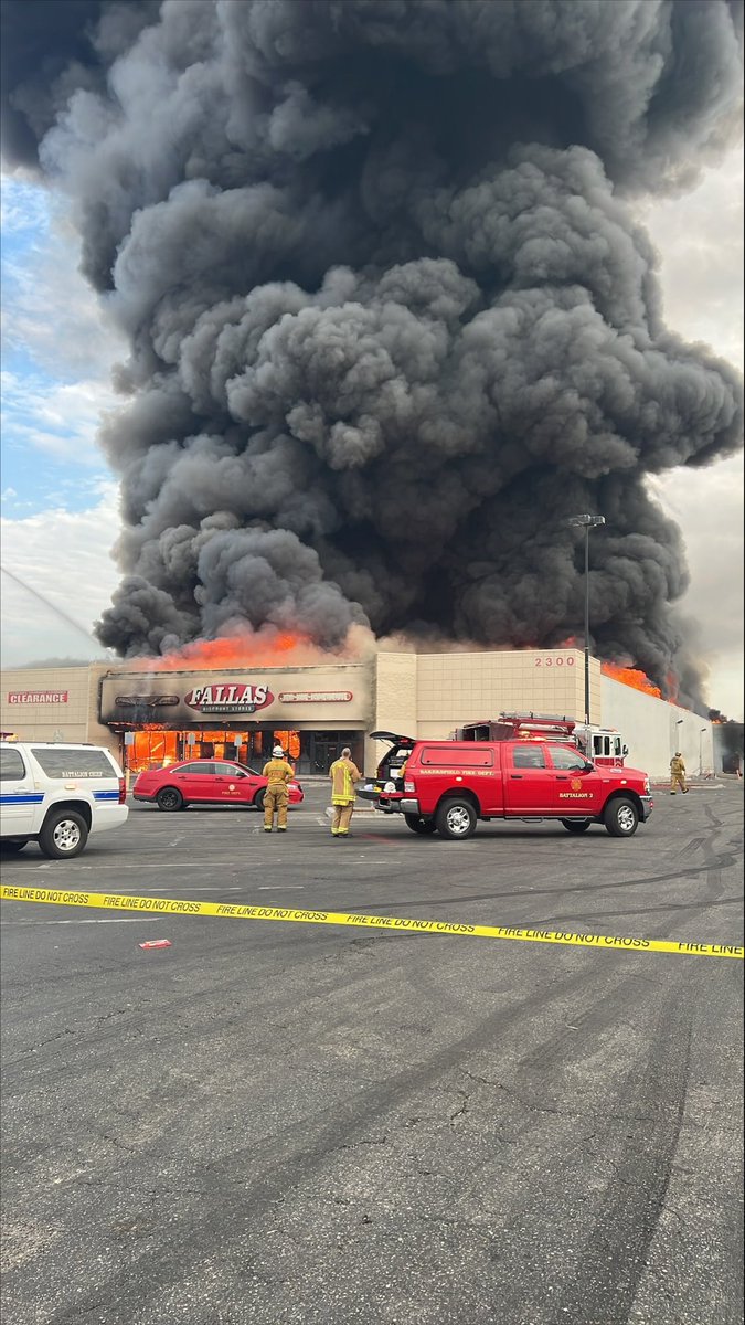 Bakersfield and KernCounty firefighters are battling a 3-alarm blaze at the Fallas store on White and Hughes Lanes