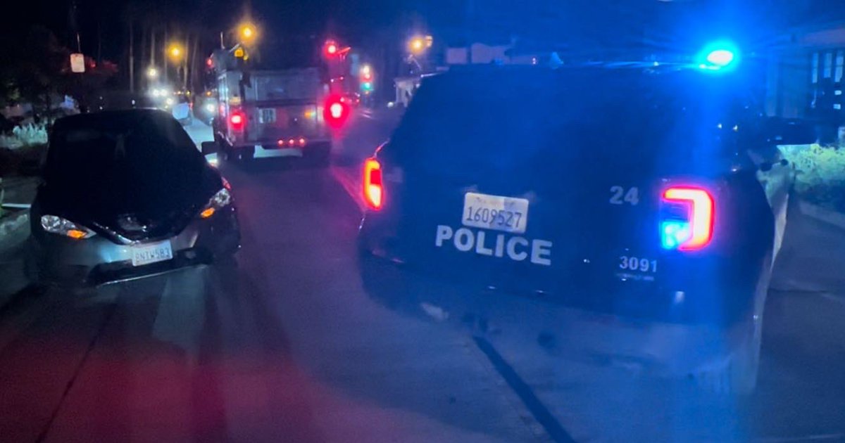 Vehicle crash blocks lower State Street in Santa Barbara. Light pole rammed. Vintage – style  light comes off. Driver going through DUI check by Santa Barbara Police