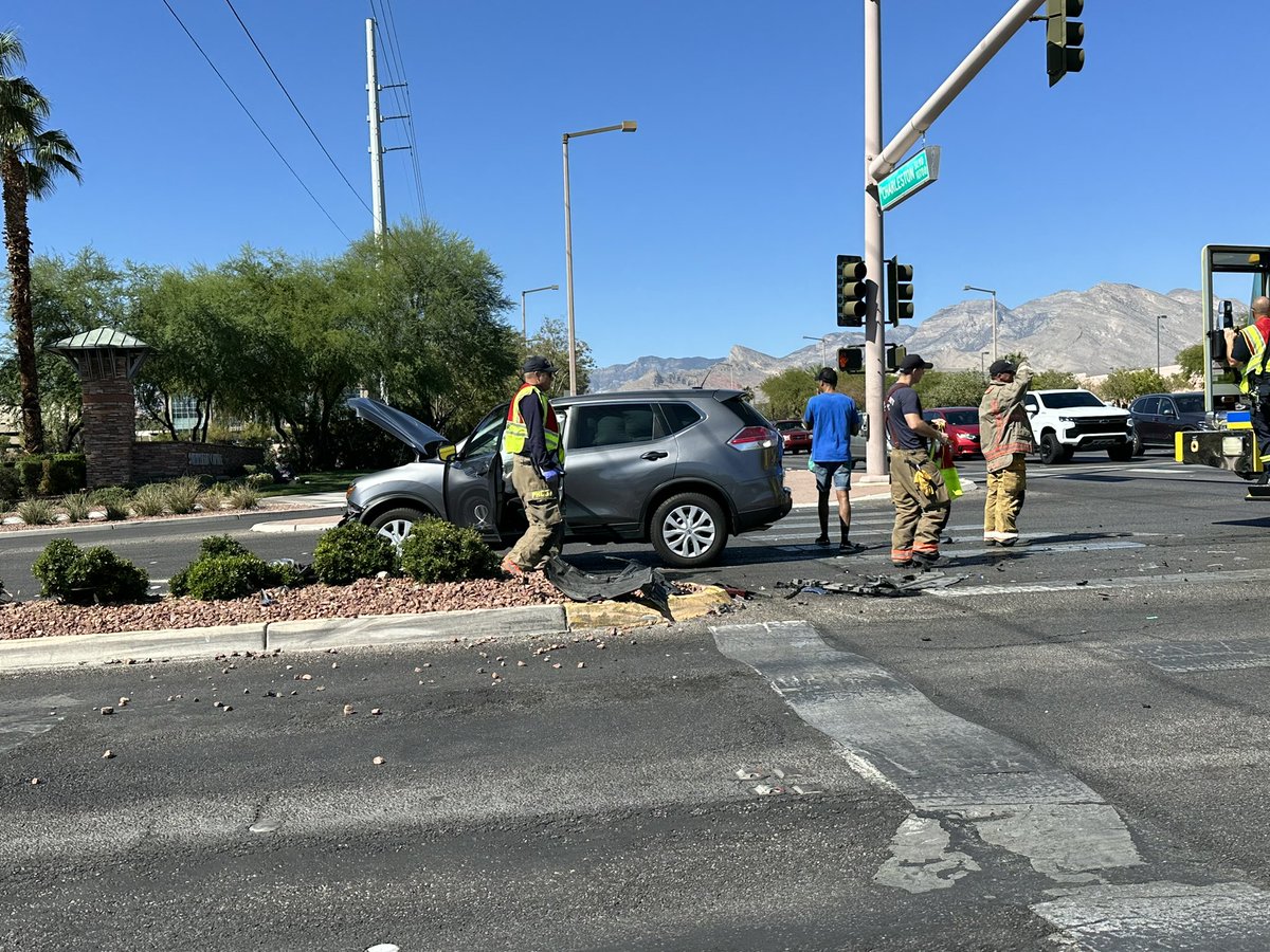 Crash on eastbound Charleston Blvd at Hualapai Way. Right lanes blocked along with the southbound Left lanes on Hualapai flushed