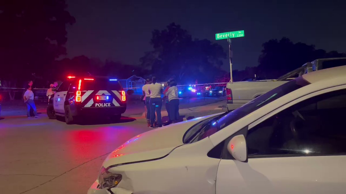 Fort Worth PD investigating multiple shooting deaths near 2350 Beverly Ave (southside) Investigators are relying heavy on eyewitnesses for suspect info to make sure the shooter(s) are held accountable