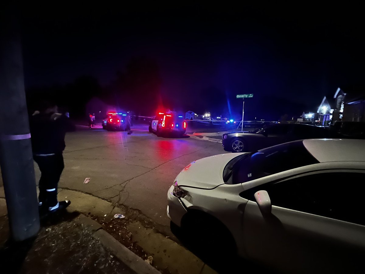 Multiple people deceased in Friday night gunfire near 2350 Beverly Ave on southside of Fort Worth. Source tells 3 of the victims are in a vehicle as investigators await crime scene workers