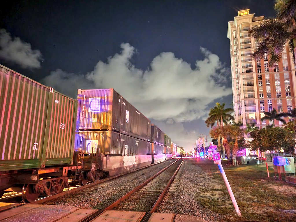 TrafficAlert FEC rail crossings currently closed from Okeechobee Boulevard north past Clematis Street due to a stopped freight train. No traffic is moving east/west while the train is across the intersections. Pedestrians should resist the urge to cross-it's dangerous & illegal