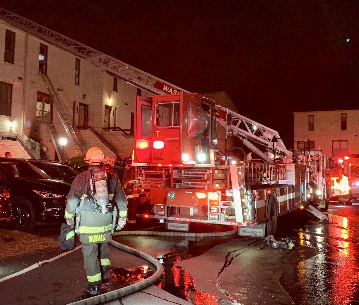 ire 2800 block 31st Pl. NE. Fire 1st floor 3 story townhome. All fire knocked down. Checking for extension. No injuries reported. Original dispatch was single engine for automatic fire alarm. They encountered fire on arrival. DC firefighters