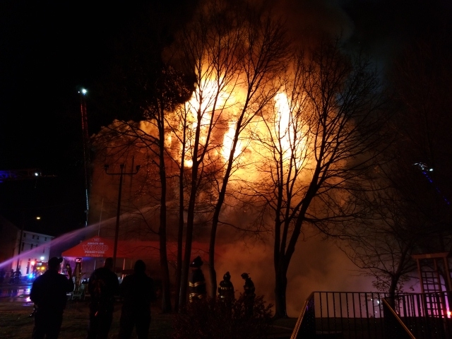 C62 in Lincoln / Heavy fire through what is left of the roof