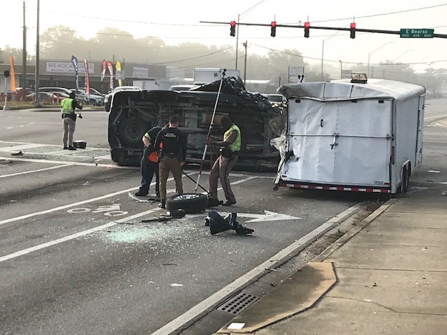 1 killed in 3-vehicle wreck in Tampa, FHP says