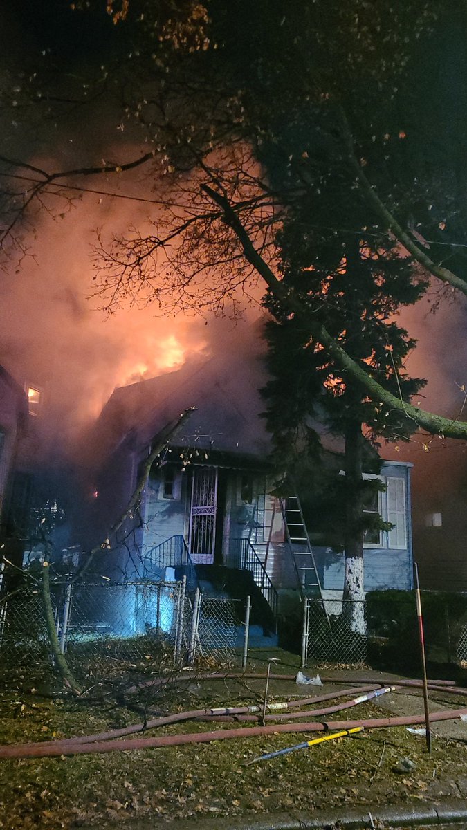 2-11 alarm/mayday response 11361 South Edbrooke. 3 lines on fire, 2 transports mayday secure. CFD defensive operations
