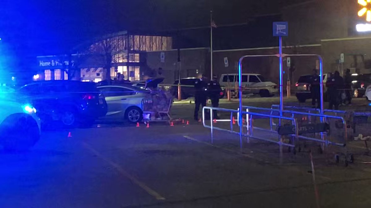 Now multiple shots fired in the Pullman Walmart parking lot. Initial reports multiple victims no word now on what led to this or extent of injuries