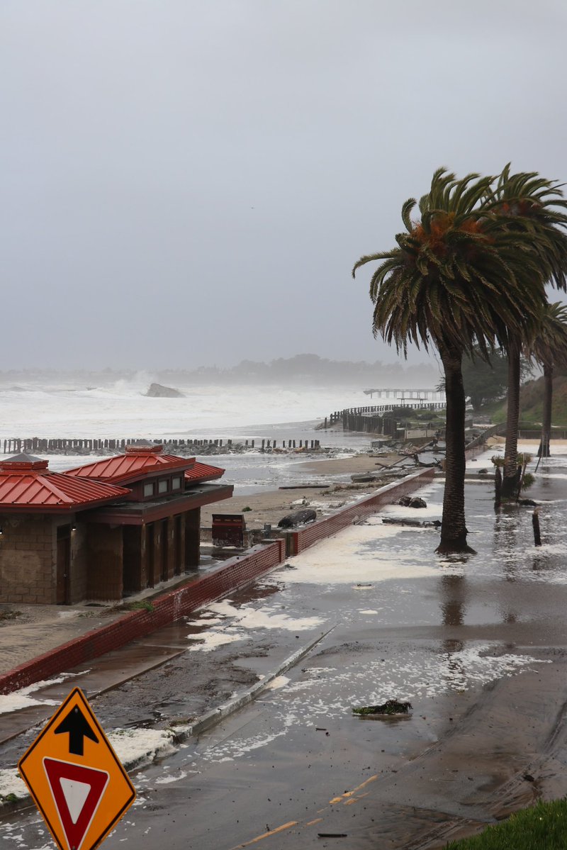 Aptos - coastal flooding along the coastal roads. Please avoid the area