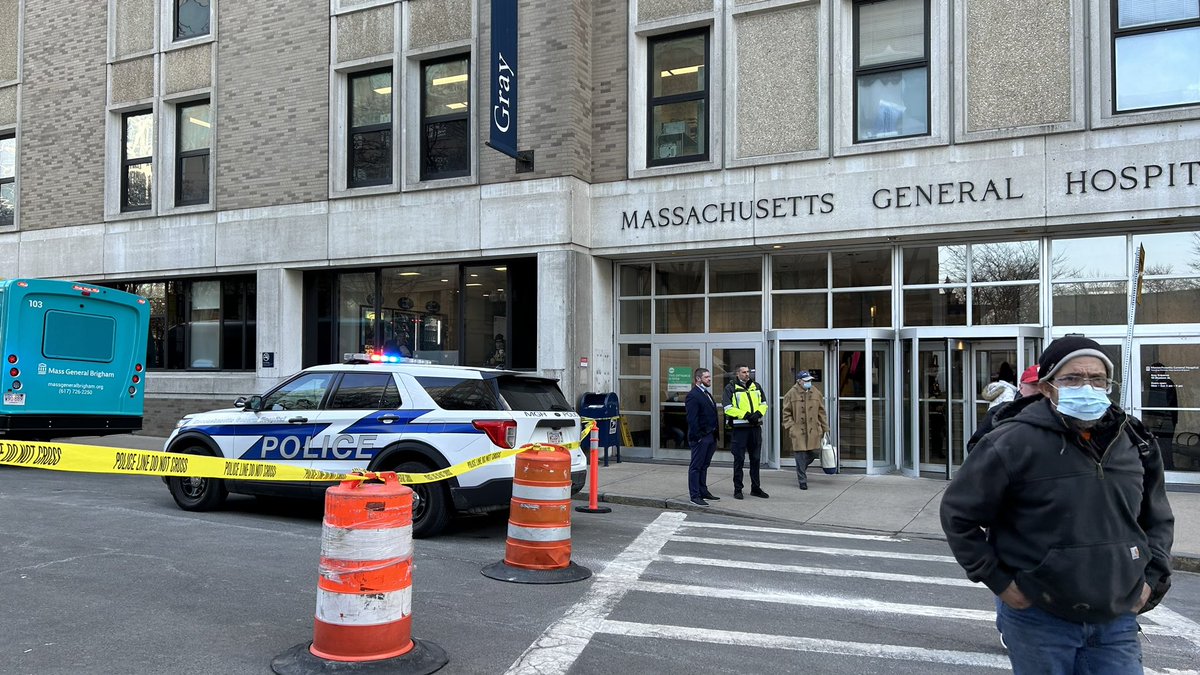 Emergency officials are outside Mass General for a scene involving someone falling according to @bostonpolice. Officials say @OSHA_DOL was called to scene. One witness saw activity on the roof area of the Mass General building