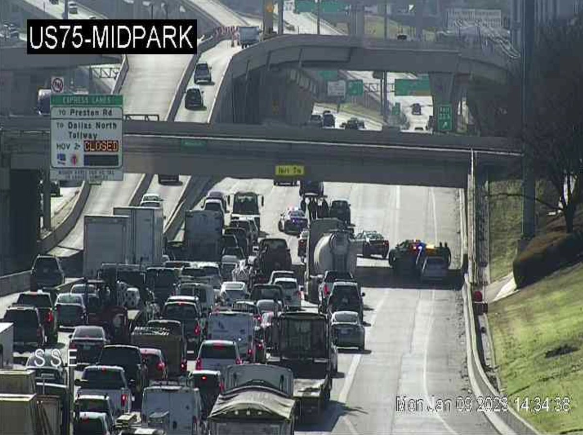 Shooting (Dallas) Dallas PD is investigating a shooting on southbound Central Expressway near Midpark Road. One person shot by an unknown suspect. Victim transported to a local hospital in unknown condition per DPD.