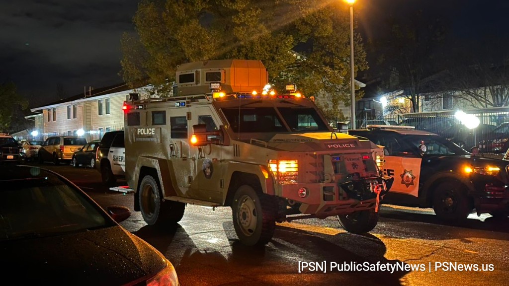 Shots Fired Barricaded Suspect SwatCallout CitrusHeights 8000 block of Sunrise E Way   Citrus Heights Police and multiple outside agencies are on scene of a barricaded suspect along Sunrise E Way in Citrus Heights.