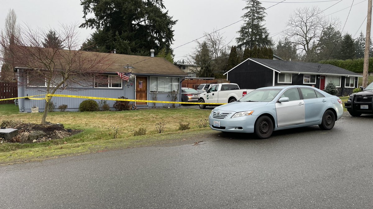 Federal Way police on the scene of a deadly shooting at 305th Street and 3rd Ave South-West Man, 45, found shot dead in backyard. Police say circumstances not clear yet. Shooter in custody, cooperating. Others in home also at PD.