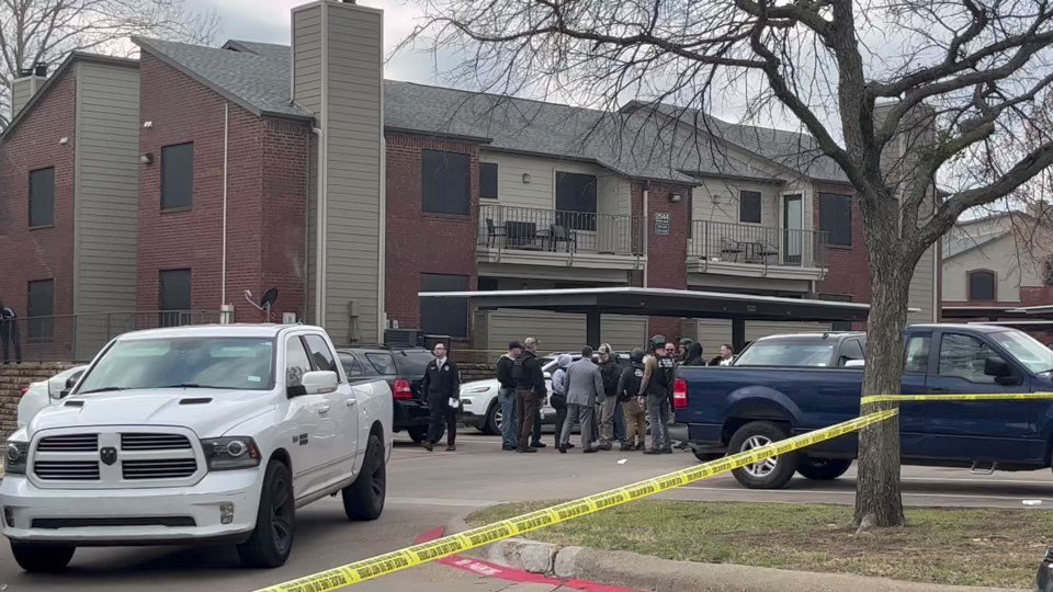 Bahama Glen apartments for an officer involved shooting in West Oak Cliff. Sources say, authorities were serving a warrant.   Neighbors tell they heard at least 40 gun shots.