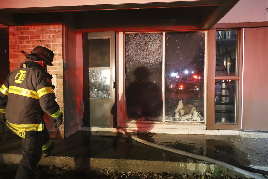 Girl, 3, dies after Indiana apartment fire kills dad, sister